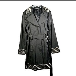 NWT I.N.C. Light belted 3/4 length trench jacket in black. Dark bronze grommets